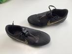 Nike Phantom voetbalschoenen maat 37,5, Sport en Fitness, Ophalen, Zo goed als nieuw