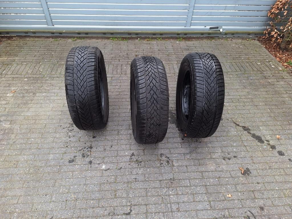 3 winterbanden Tyfoon Eurosnow 2 Silica 205/65 R15 94H, Ophalen, Nieuw, Band(en), Personenwagen