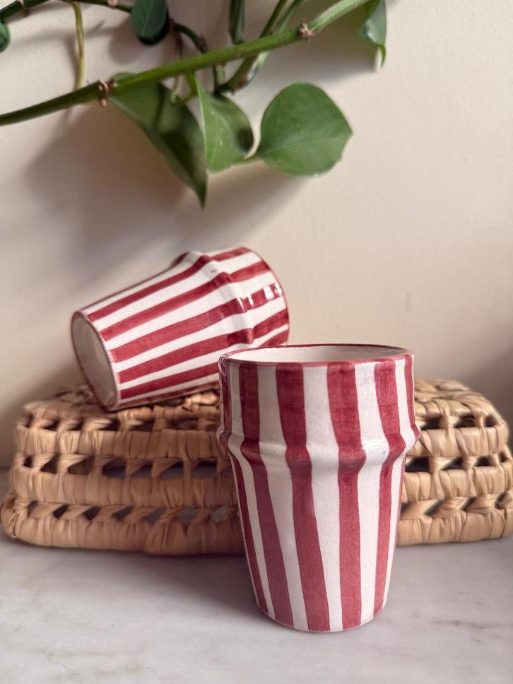 Set of Red Striped Cups - Handmade Pottery in Marrakech, Maison & Meubles, Cuisine | Vaisselle, Neuf, Verre ou Verres, Poterie rustique