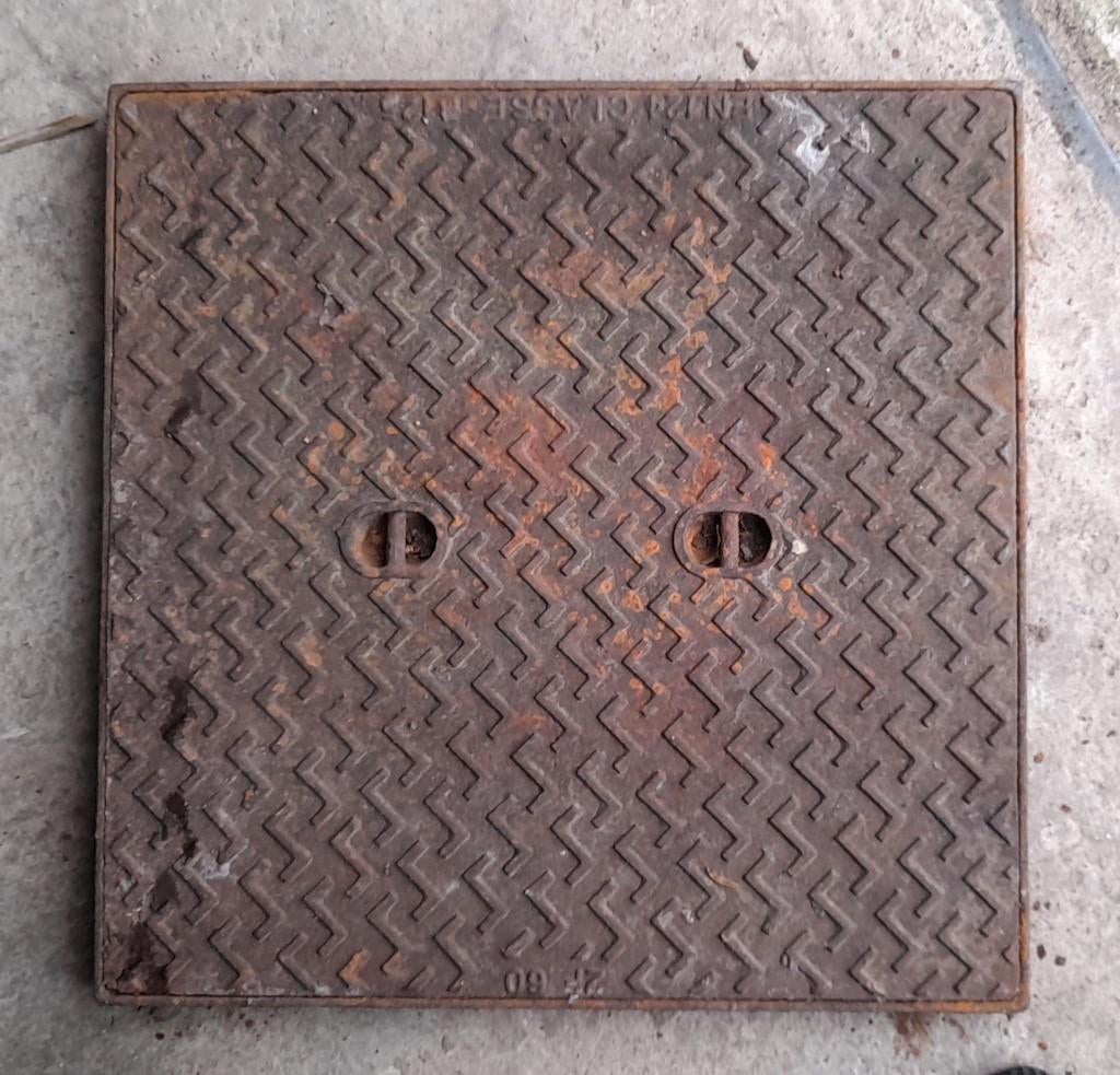 Putdeksel uit font/gietijzer 60x60cm, Enlèvement, Utilisé, Évacuation