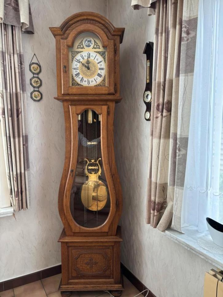 Antieke staande klok, gebogen vorm, Huis en Inrichting, Woonaccessoires | Klokken, Zo goed als nieuw, Staande klok, Analoog, Ophalen