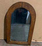 Ancien miroir en bois, Enlèvement