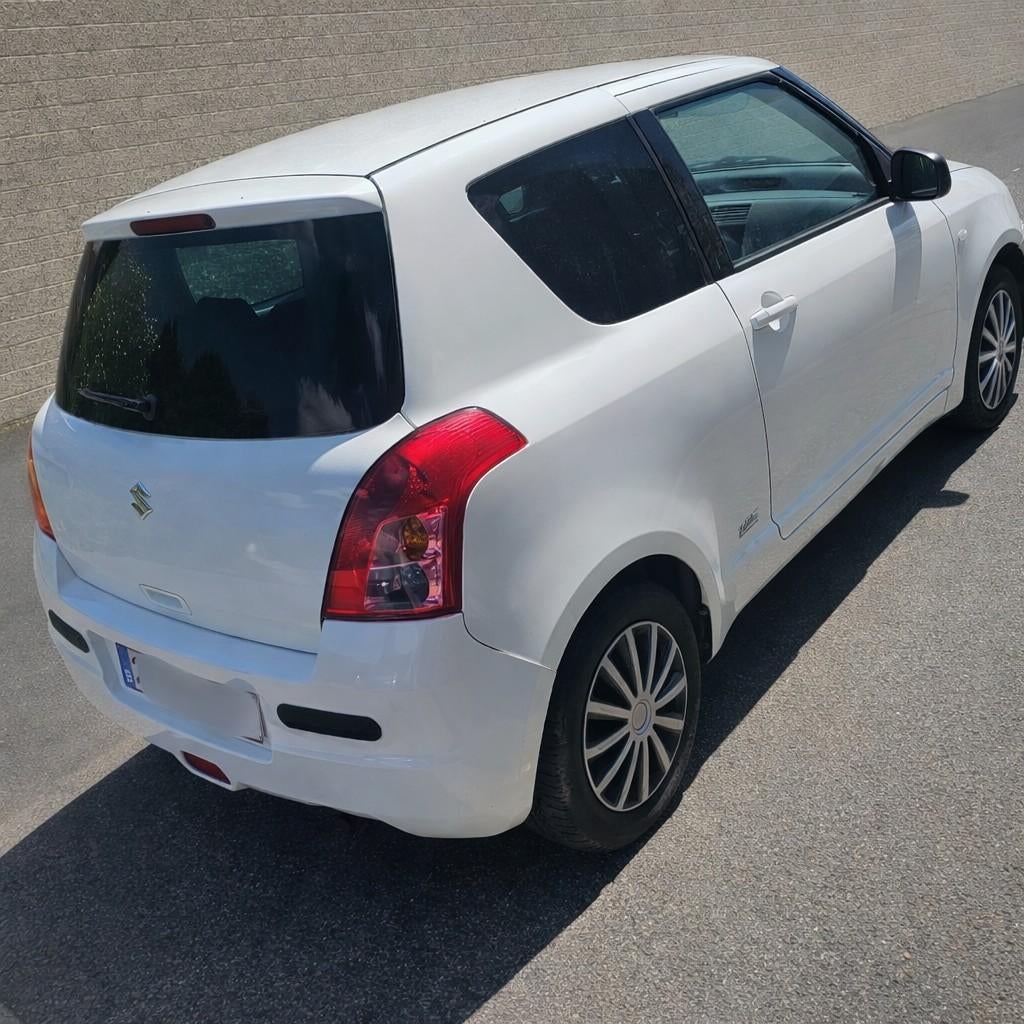 Suziki swift 1.3i  prêt à immatriculer