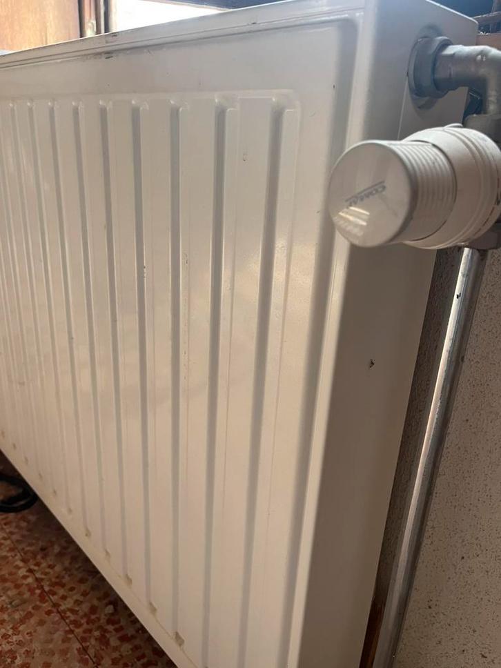Radiator Radson in prima conditie, Doe-het-zelf en Bouw, Verwarming en Radiatoren, Zo goed als nieuw, Radiator, Ophalen