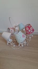 Lustre avec abat-jour pour chambres d'enfants, Enlèvement