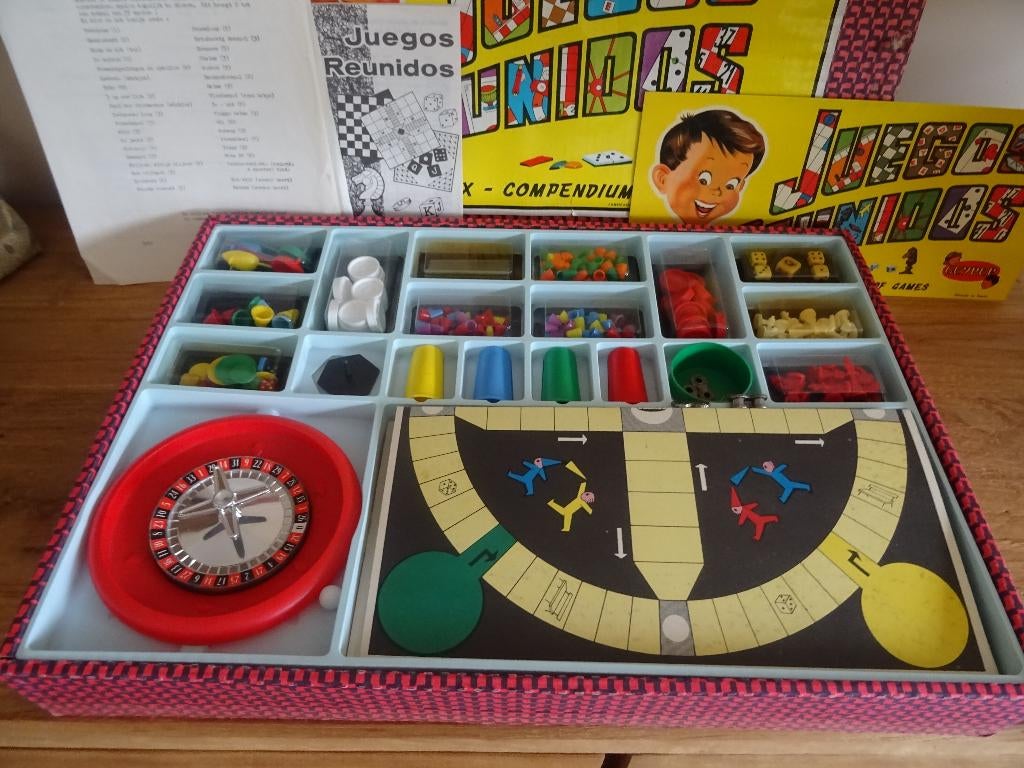 Prachtige vintage doos met 35 nieuwe gezelschapsspellen, Hobby en Vrije tijd, Gezelschapsspellen | Bordspellen, Zo goed als nieuw
