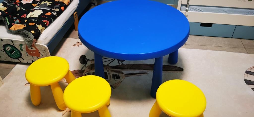 Table enfant ikea et chaise ikea, Enlèvement, Comme neuf