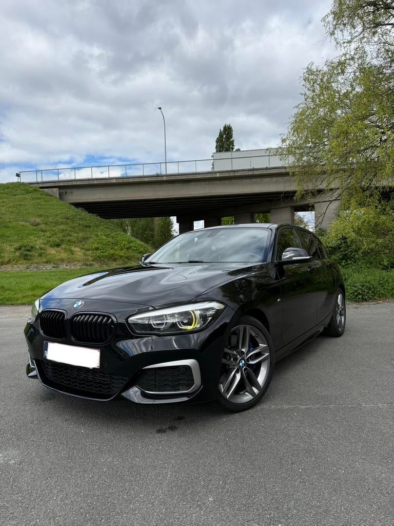 BMW 118i M-Pakket automaat (M140i Look), Auto's, BMW, Automaat, 1885 kg, Leder, 5 zetels