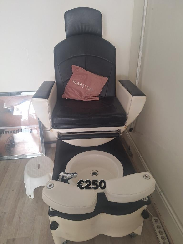 Pedicure stoel met voetbad, Ophalen