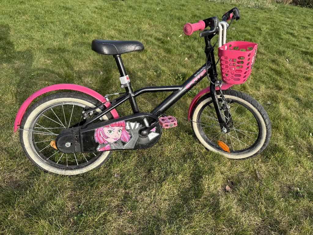 Vélo fille Btwin 16 pouces Spy Hero 500 Excellent état, Enlèvement, Comme neuf, 16 pouces, BTwin Décathlon