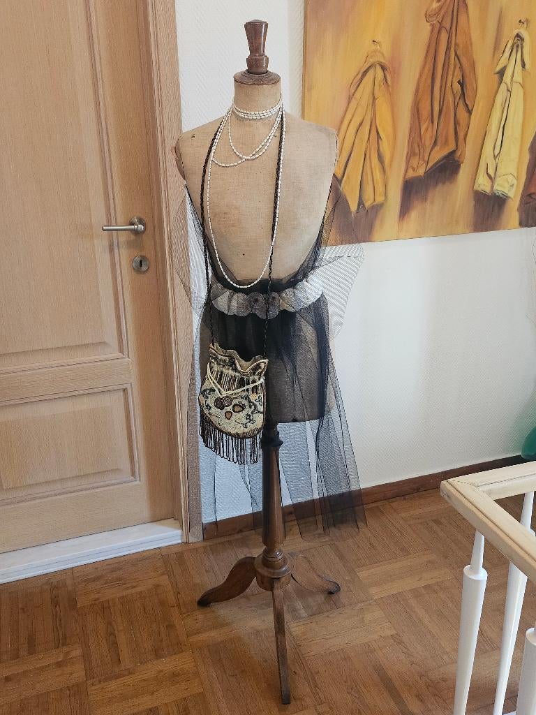 Antieke paspop, Ophalen