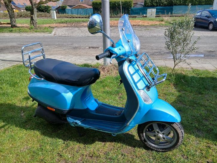 Vespa lx 70 cc b klasse 2 takt, Fietsen en Brommers, Scooters | Vespa, Zo goed als nieuw, Vespa LX, Klasse B (45 km/u), Benzine