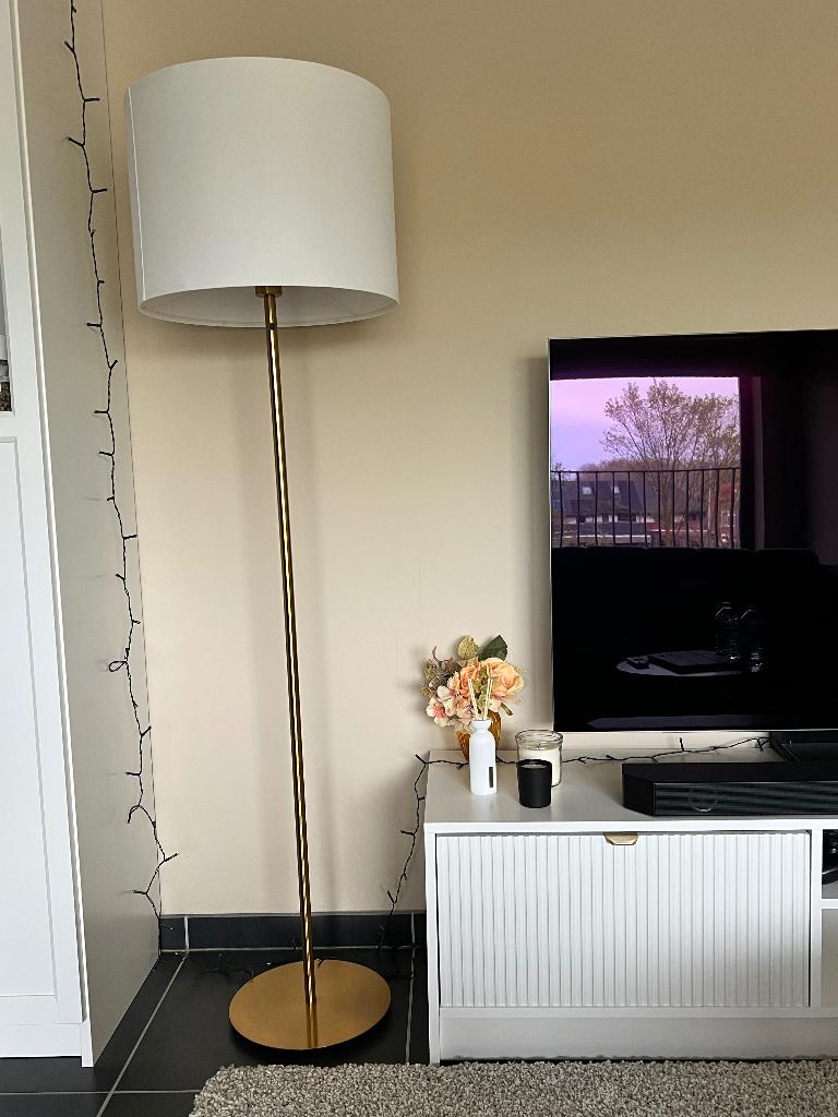 Vloerlamp IKEA, Huis en Inrichting, Ophalen, Zo goed als nieuw, Modern, 100 tot 150 cm