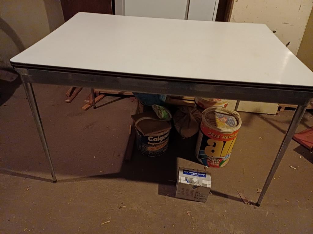 Table de cuisine vintage rétro 10 euros, Maison & Meubles, Enlèvement