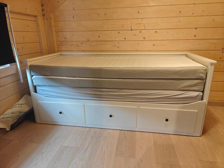Lit banquette IKEA Hennes, Maison & Meubles, Chambre à coucher | Lits, Utilisé, Deux personnes, 160 cm, 210 cm, Bois, Blanc, Réglable