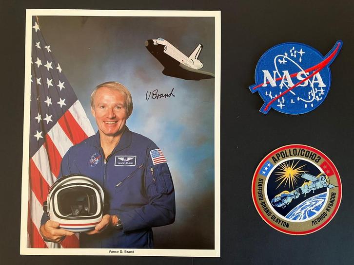 Signature de l'astronaute Vance Brand, Collections, Aviation, Enlèvement ou Envoi