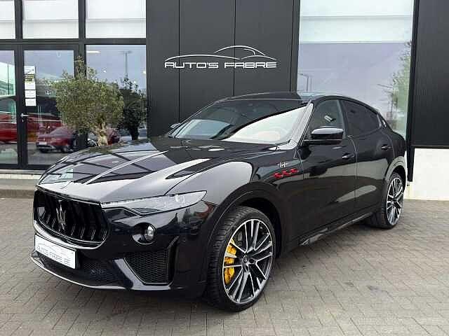 Maserati Levante 3.8 V8 Biturbo Trofeo 580pk Full option 1, Auto's, Maserati, Automaat, Bruin, 5 zetels, Parkeersensor