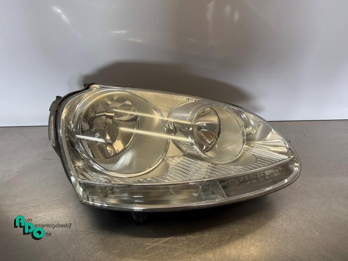 Phare droit d'un Volkswagen Golf (Golf 04-), Autos : Pièces & Accessoires, Volkswagen, -, 3 mois de garantie, Utilisé
