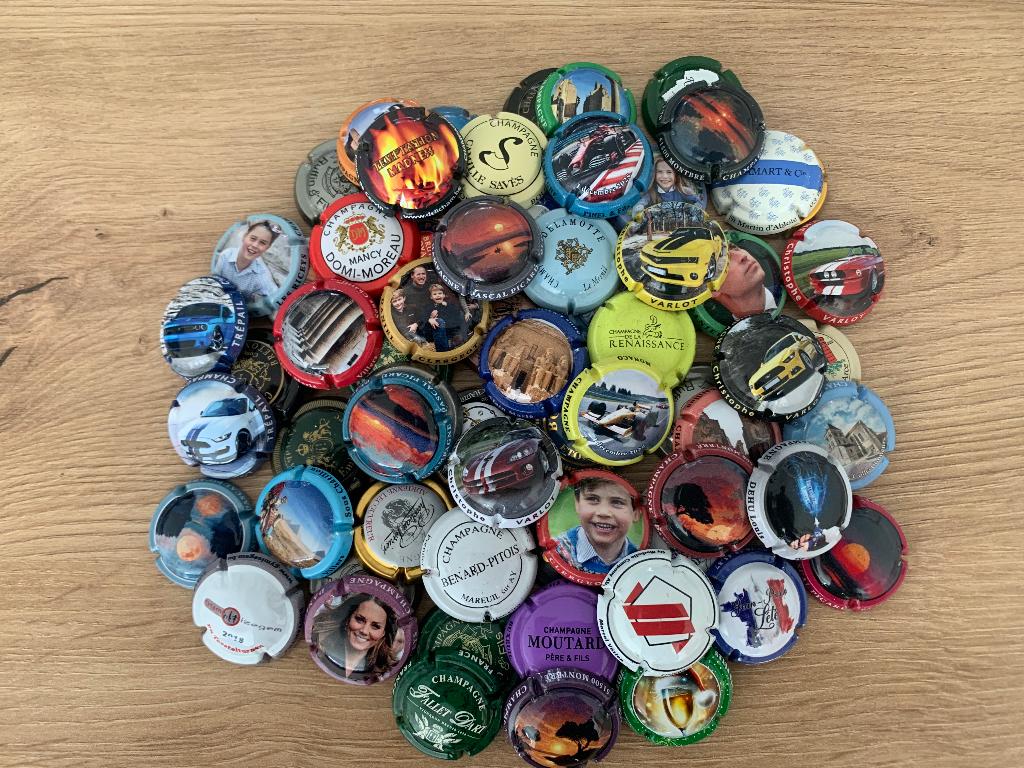 Lot p4 : lot ca 90 champagne capsules, Verzamelen, Complete verzamelingen en Collecties, Ophalen of Verzenden