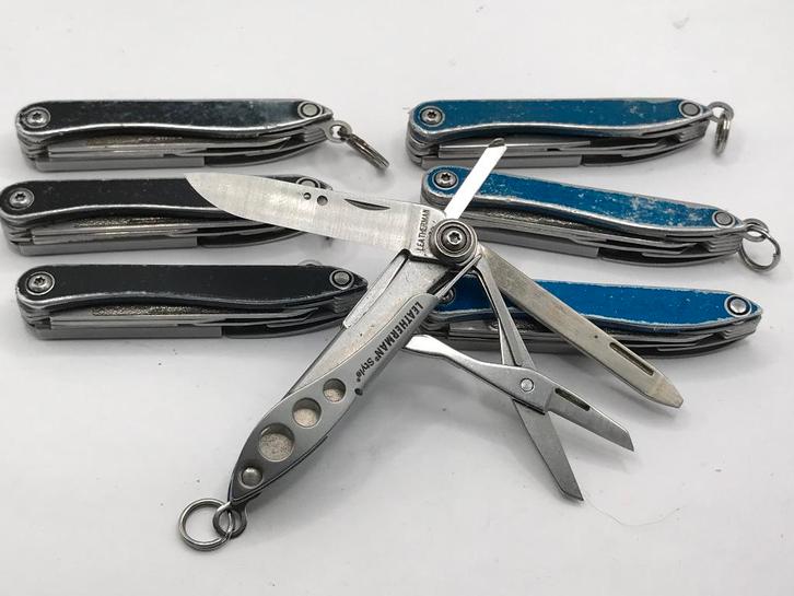 Mini-porte-clés multi-outils de style Leatherman plus petit, Caravanes & Camping, Outils de camping, Utilisé, Enlèvement ou Envoi