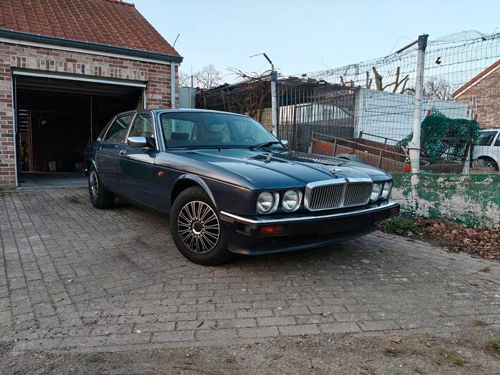 Jaguar xj6 1992, Autos, Jaguar, Particulier, XJ, Essence, 5 portes, Automatique, Bleu, Beige, Cuir, Propulsion arrière, Enlèvement