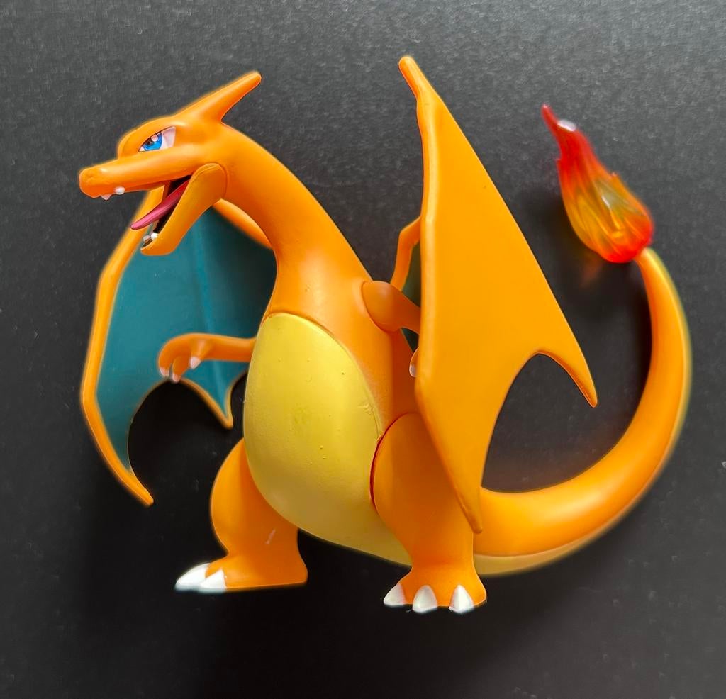 Figurine Pokémon Charizard, Hobby & Loisirs créatifs, Jeux de cartes à collectionner | Pokémon, Comme neuf, Autres types, Envoi