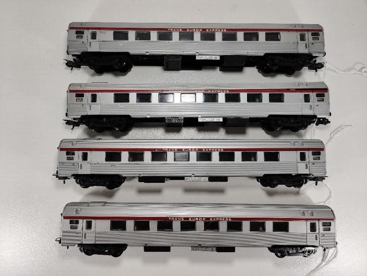 LIMA wagons SNCF 4 stuks TEE, Hobby en Vrije tijd, Modeltreinen | H0, Gebruikt, Wagon, Gelijkstroom, Lima, Ophalen of Verzenden