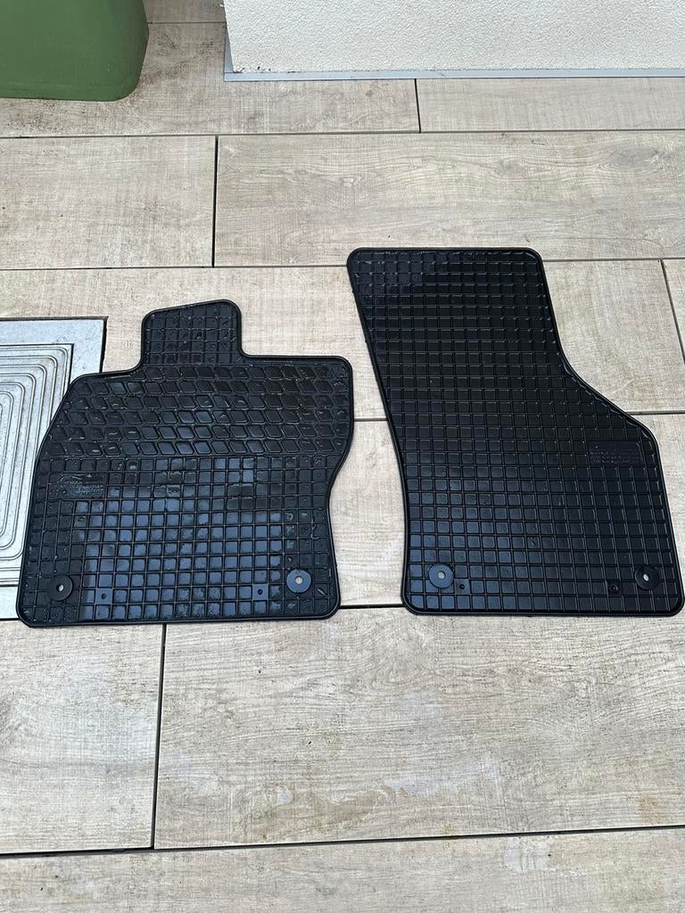 2 tapis avant VW Golf 7, Seat Leon 2, Audi A3. En bon état, Enlèvement, Comme neuf