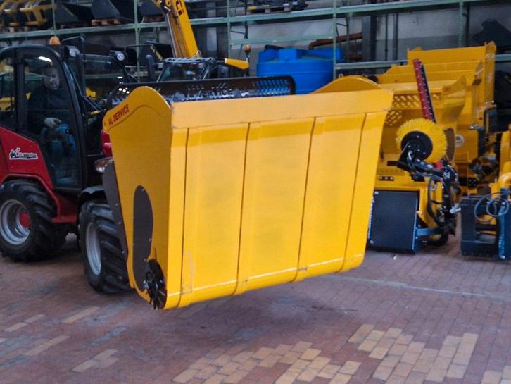 Mangeoire gauche, droite, déchargement avec couteau, Animaux & Accessoires, Box & Pâturages