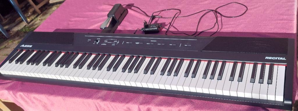 clavier piano ALESIS récital 88 touches (mars 2026), Musique & Instruments, Pianos, Neuf, Piano, Noir, Digital, Enlèvement