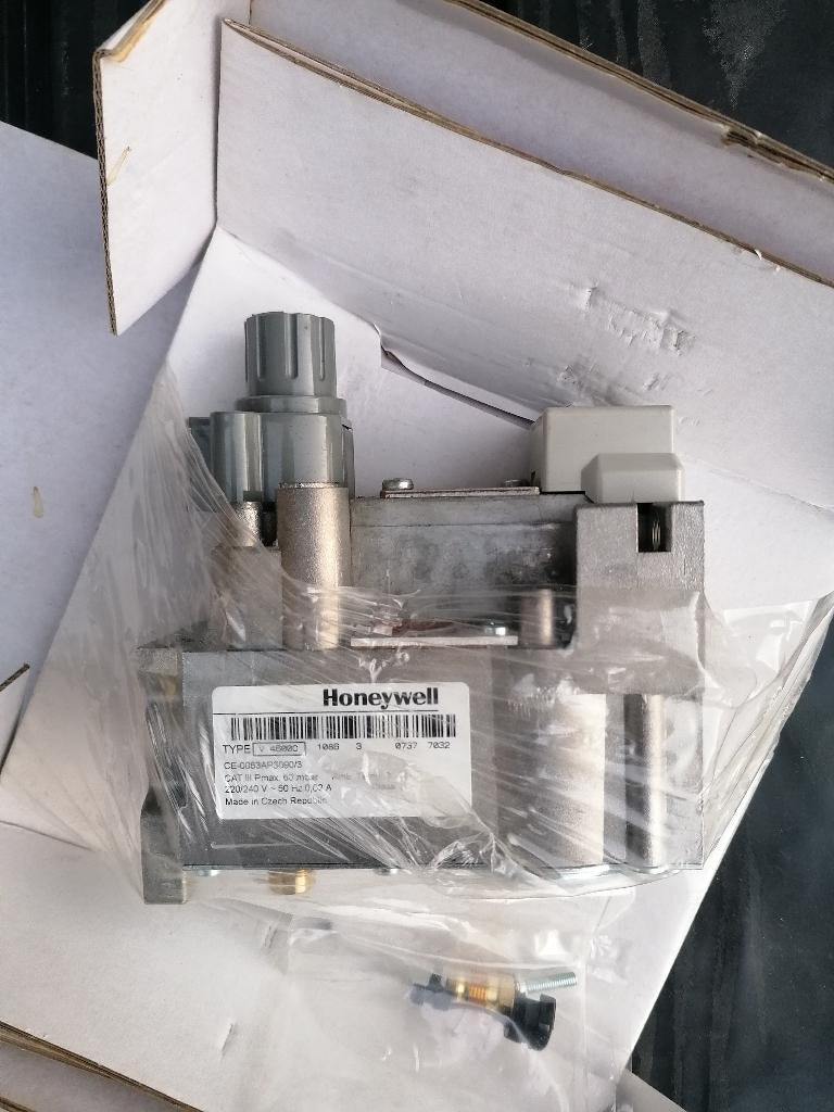 Bloc-gaz  NEUF !  Honeywell  V4600C1086U, Enlèvement, Neuf