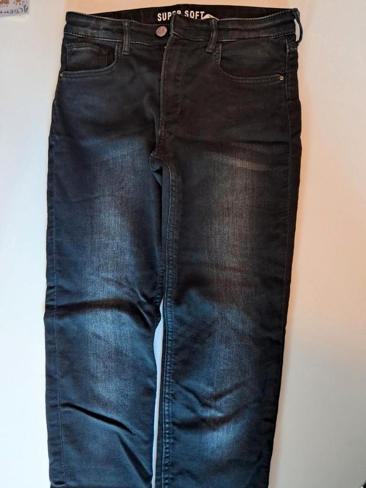 Jeans noirs - taille 11-12 ans, Vêtements | Femmes, Jupes, Porté, Taille 34 (XS) ou plus petite, Noir, Sous le genou, Enlèvement ou Envoi
