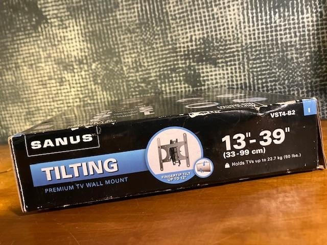 SUPPORT TV INCLINABLE SANUS VST4-B2 SYSTÈME INCLINABLE. NEW, Enlèvement ou Envoi, Neuf