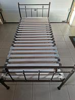 1 persoonsbed + lattenbodem Beka - metaal, retrolook, Huis en Inrichting, Slaapkamer | Bedden, Ophalen, Gebruikt, Eenpersoons