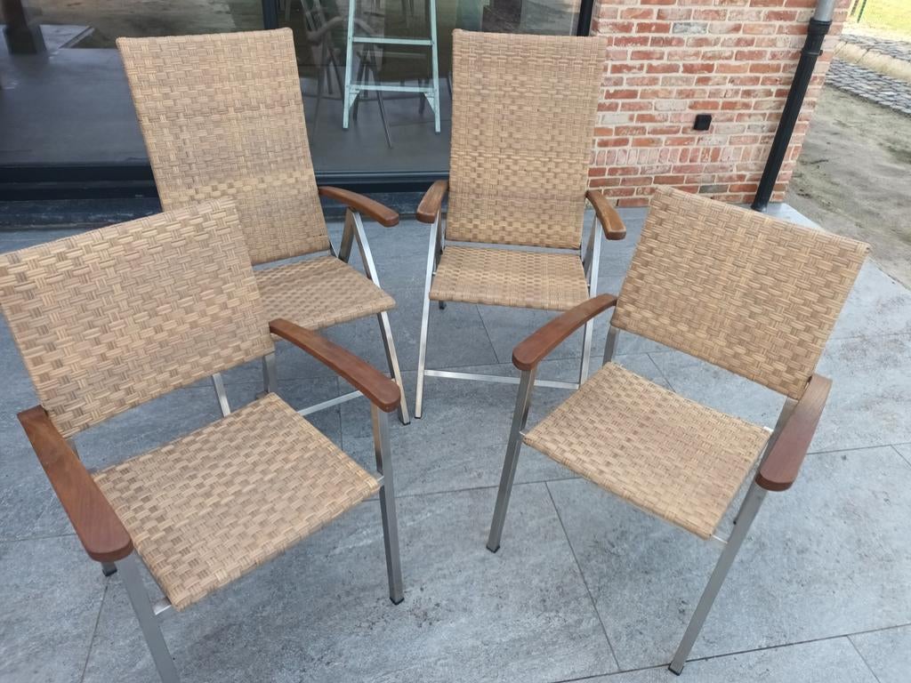 Tuinstoelen, Enlèvement