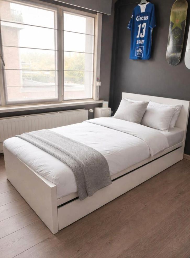 Bed inclusief matras en bedlade, Huis en Inrichting, Slaapkamer | Bedden, Gebruikt, Eenpersoons, 90 cm, 200 cm, Wit, Ophalen