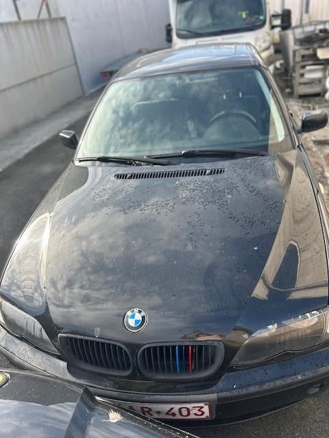 BMW 318 I POUR PIECES, Auto's, BMW, Stof, 1995 cc, Zwart, 4 cilinders