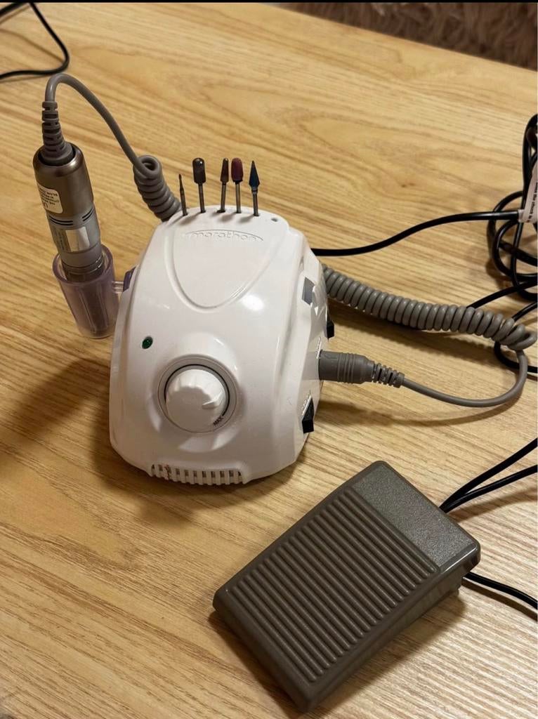 Freestoestel .incl pedaal en 5 freesbits, Ophalen, Zo goed als nieuw