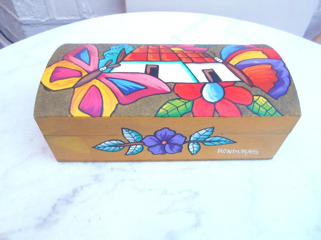 boite en bois peinte à la  main  du Honduras, Antiquités & Art, Enlèvement ou Envoi
