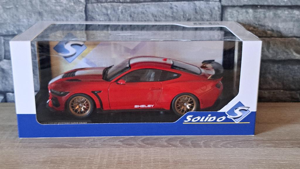 Ford Mustang Shelby super snake 1/18éme, Hobby & Loisirs créatifs, Voitures miniatures | 1:18, Enlèvement ou Envoi, Solido, Voiture