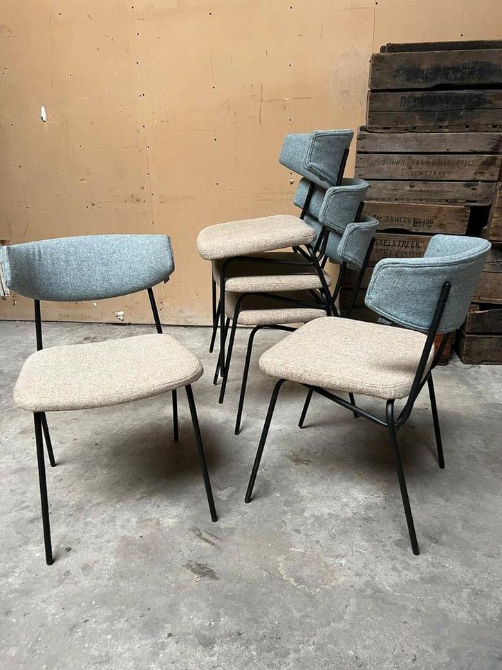 Groot lot horeca stoelen stapelbaar unieke kleuren, Huis en Inrichting, Stoelen, Zo goed als nieuw, Ophalen