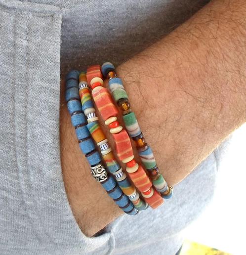 Set van 4 nieuwe rekbare armbanden voor dames of heren, Handtassen en Accessoires, Armbanden, Nieuw, Elastiek, Blauw, Met bedels of kralen
