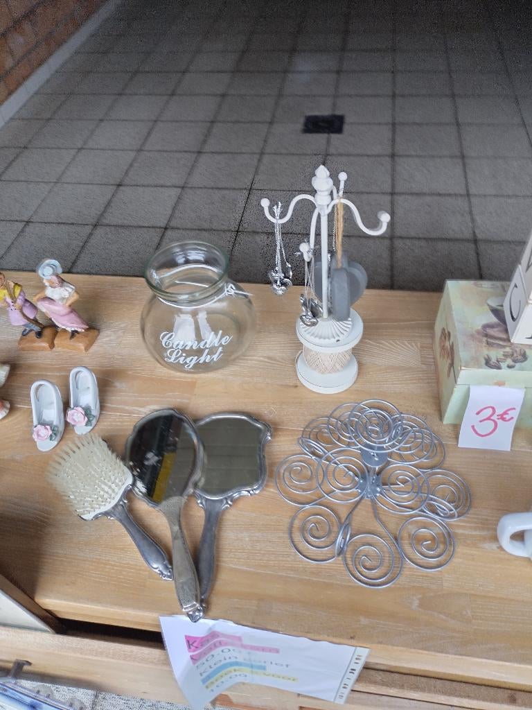 VERSIERINGEN  en gezellige ornamenten, Enlèvement, Comme neuf