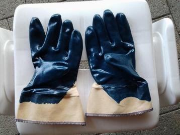 Werkhandschoenen beschikbaar voor biedingen
