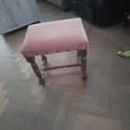 Oud voetbankje, Ophalen