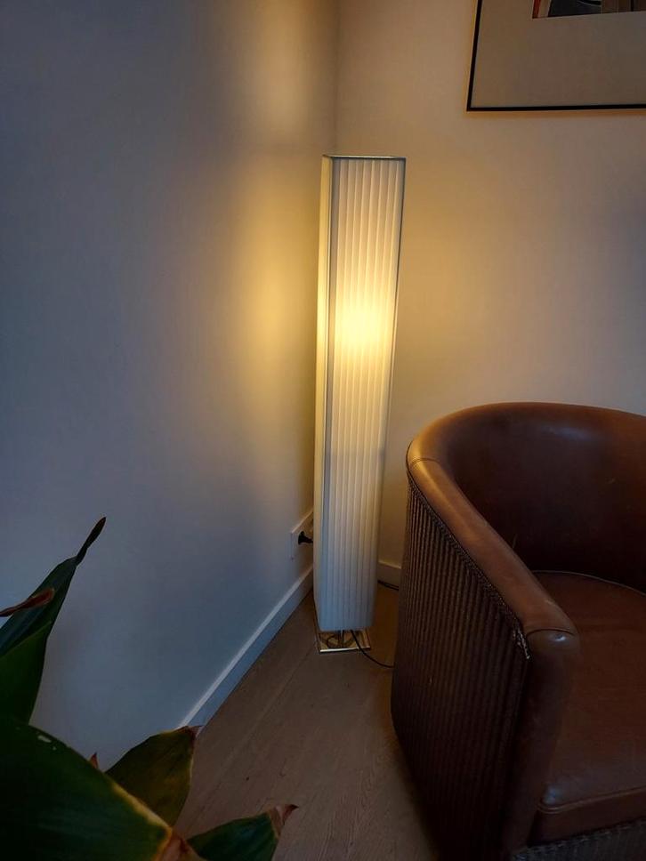 Vloerlamp plissé wit, Huis en Inrichting, Lampen | Vloerlampen, Ophalen