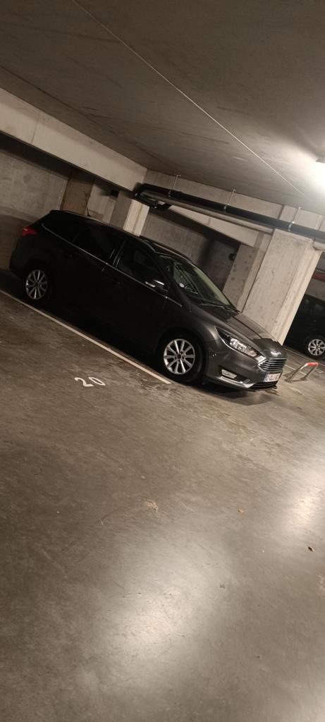 Ford Focus, Auto's, Ford, Particulier, Focus, Bluetooth, Benzine, Euro 6, Break, 5 deurs, Handgeschakeld, Zilver of Grijs, Zwart