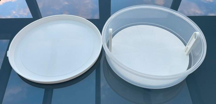 Grote taartdoos, Sunware, met lift, Huis en Inrichting, Keuken | Tupperware, Zo goed als nieuw, Bus of Trommel, Wit, Ophalen of Verzenden