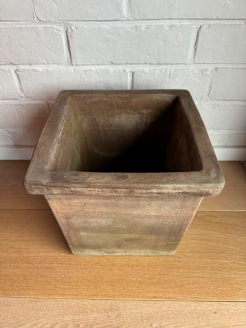 Terracotta bloempot - vierkant - H 29cm beschikbaar voor biedingen