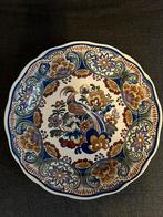 Boch Polychrome assiette motifs 34,5 CM oiseau lyre, Antiquités & Art